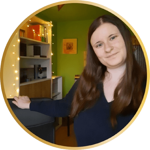 Jasmin Fischer in ihrem Büro