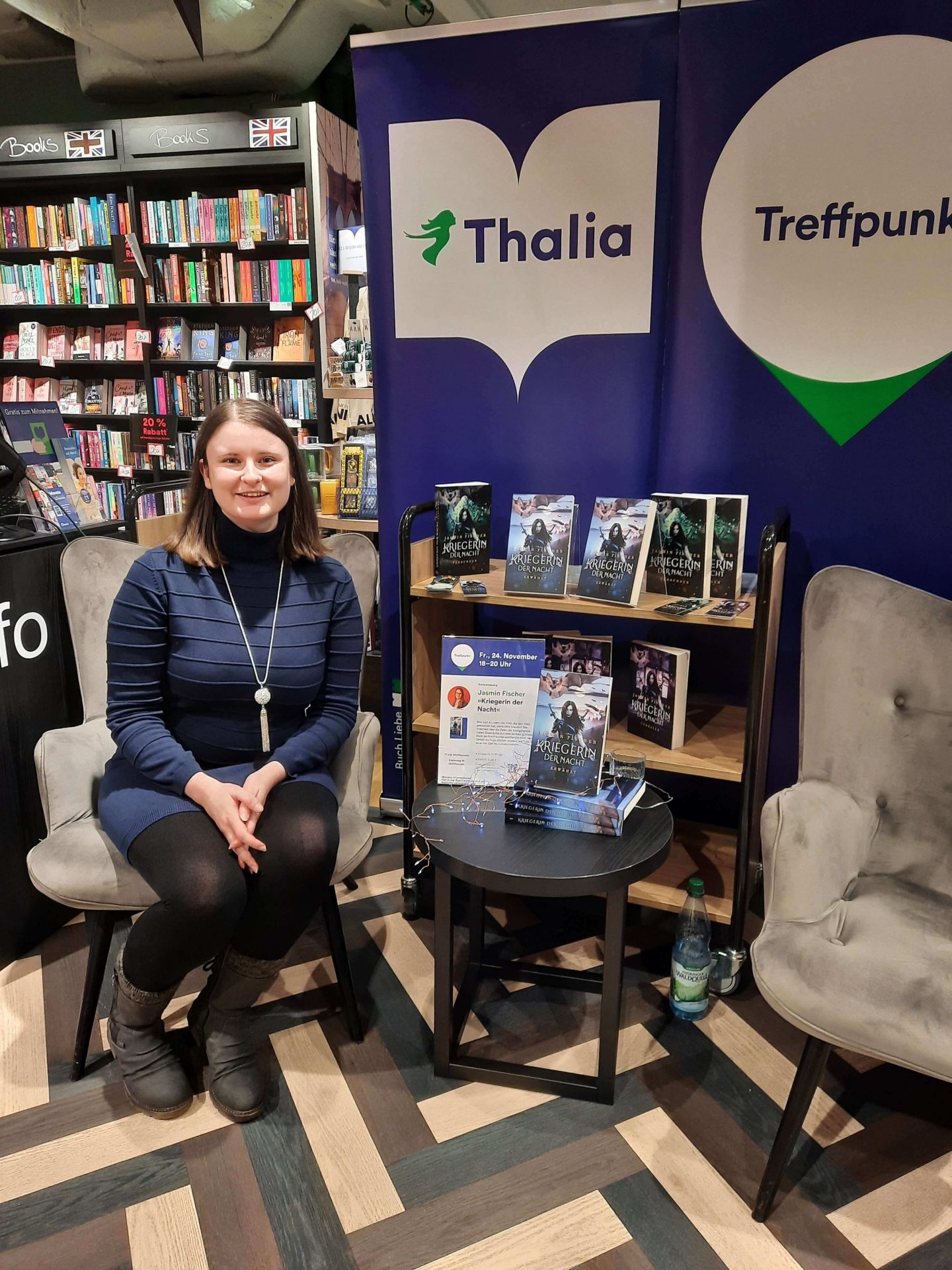 Autorin Jasmin Fischer bei ihrer Lesung im Thalia